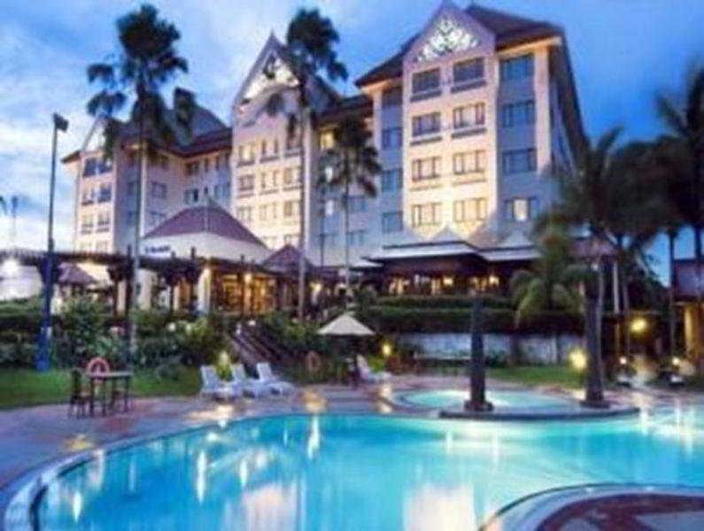 Le Grandeur Hotel Balikpapan Exterior photo
