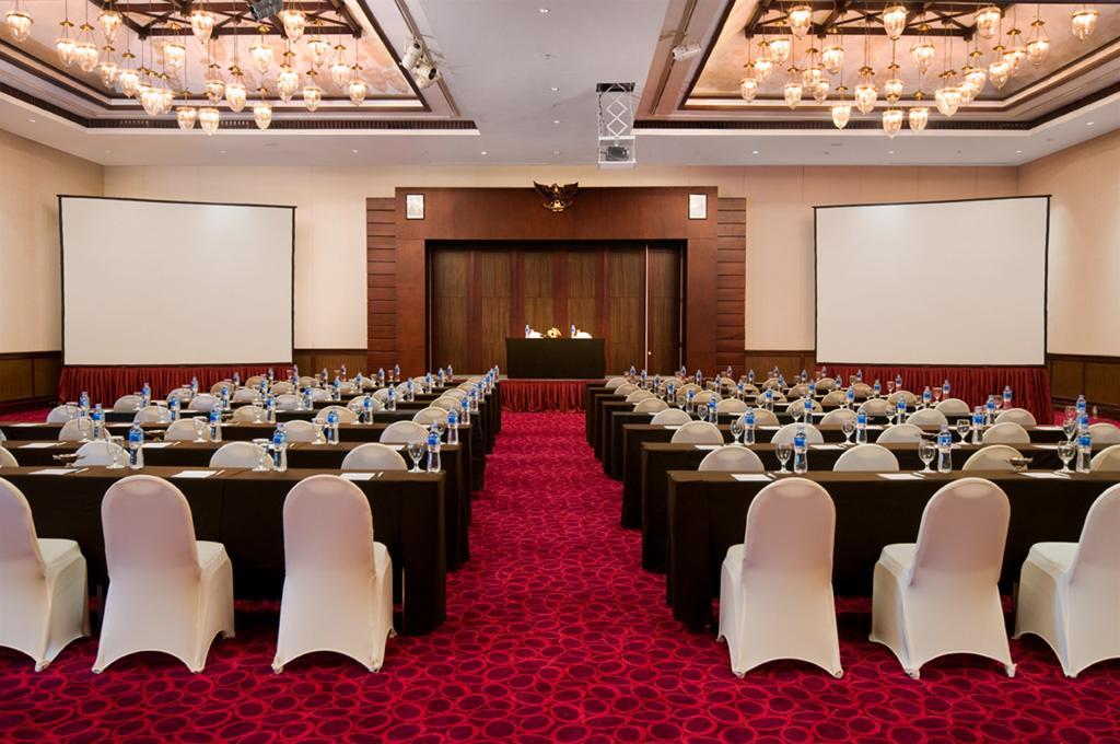 Le Grandeur Hotel Balikpapan Exterior photo